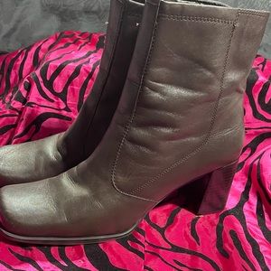 Women’s Brown Ankle Boots Size 11 by Connie
